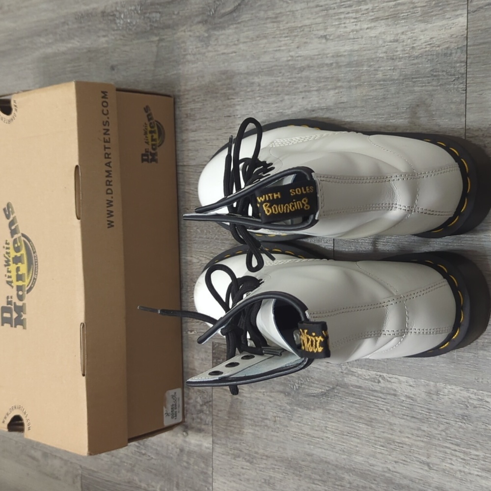 Dr. Martens - Picture 6 of 11